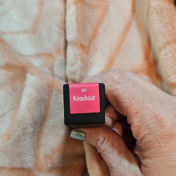 Color Street Knockout Pink Lipstick (303) - Picture 3 of 4